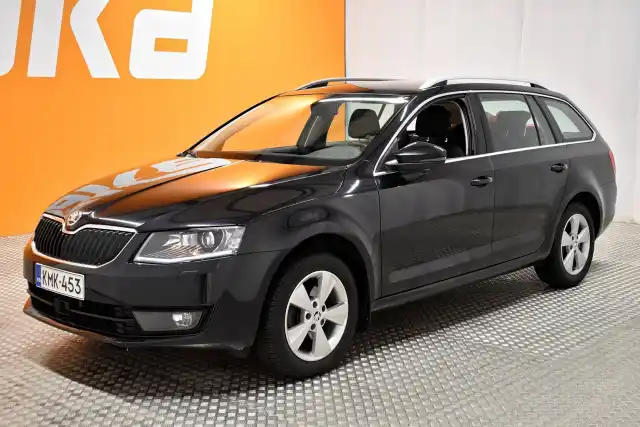 Musta Farmari, Skoda Octavia – KMK-453