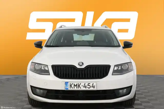 Valkoinen Farmari, Skoda Octavia – KMK-454