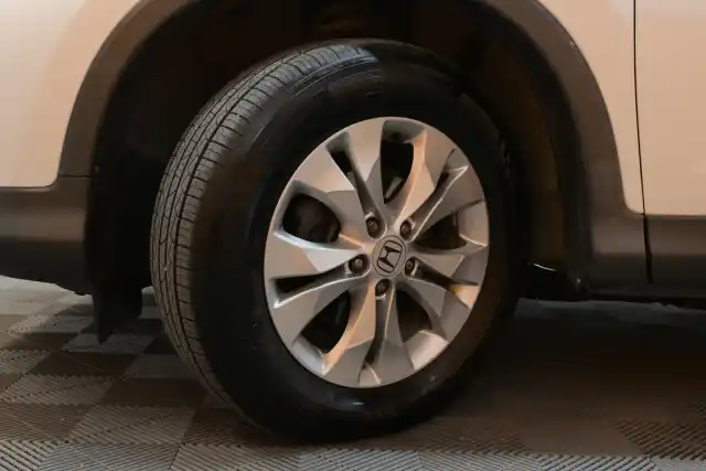 Valkoinen Maastoauto, Honda CR-V – KMK-866