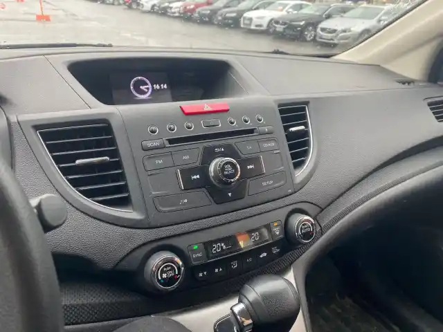 Valkoinen Maastoauto, Honda CR-V – KMK-866