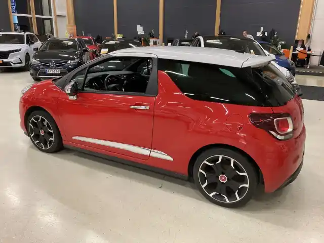 Punainen Viistoperä, Citroen DS3 – KML-982