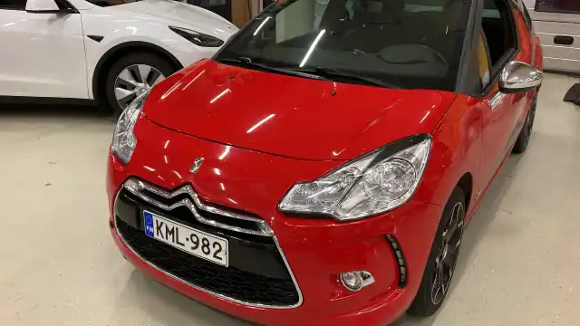 Punainen Viistoperä, Citroen DS3 – KML-982