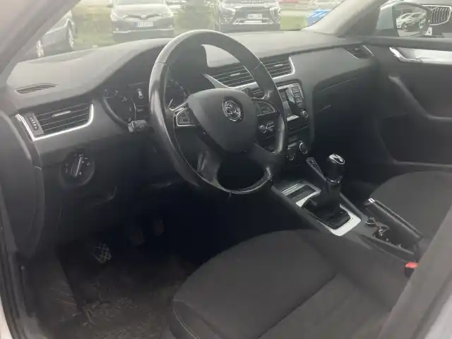 Hopea Farmari, Skoda Octavia – KMM-159