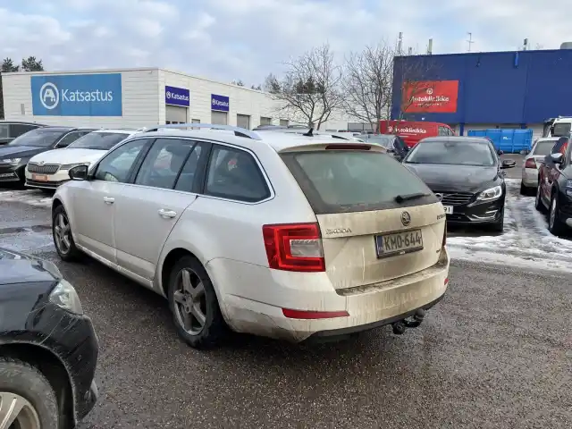 Valkoinen Farmari, Skoda Octavia – KMO-644