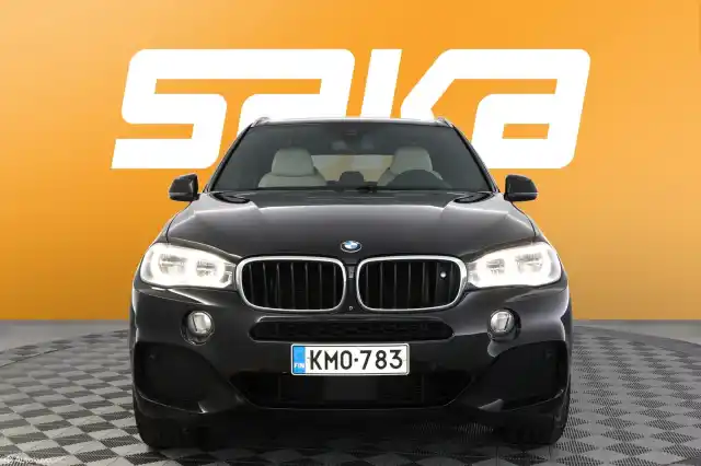 Musta Maastoauto, BMW X5 – KMO-783