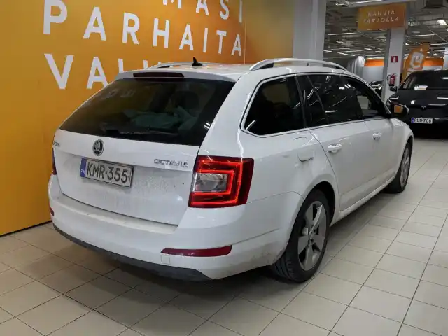 Valkoinen Farmari, Skoda Octavia – KMR-355