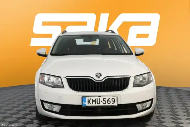 Valkoinen Farmari, Skoda Octavia – KMU-569