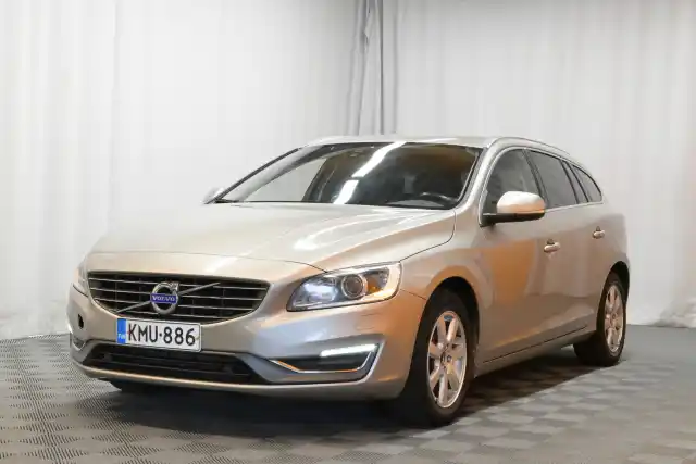 Beige Farmari, Volvo V60 – KMU-886