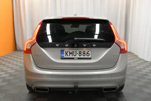 Beige Farmari, Volvo V60 – KMU-886