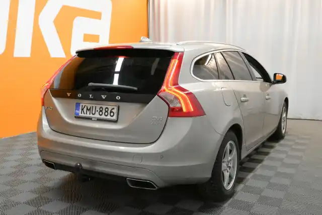 Beige Farmari, Volvo V60 – KMU-886