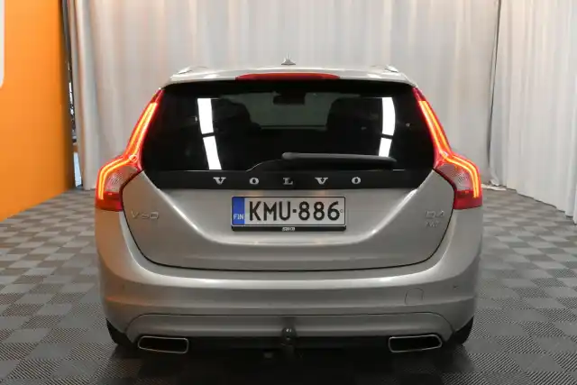 Beige Farmari, Volvo V60 – KMU-886