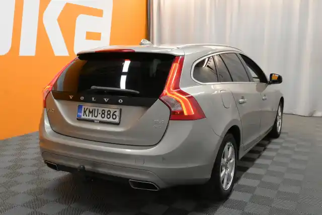 Beige Farmari, Volvo V60 – KMU-886