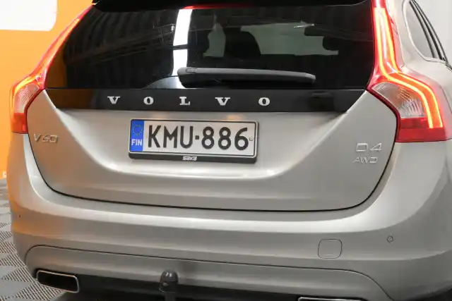 Beige Farmari, Volvo V60 – KMU-886