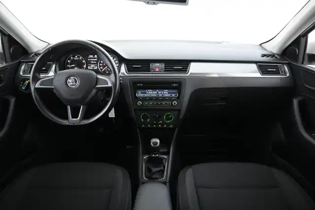 Valkoinen Viistoperä, Skoda Rapid – KMV-359