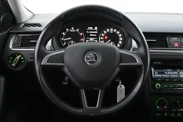 Valkoinen Viistoperä, Skoda Rapid – KMV-359
