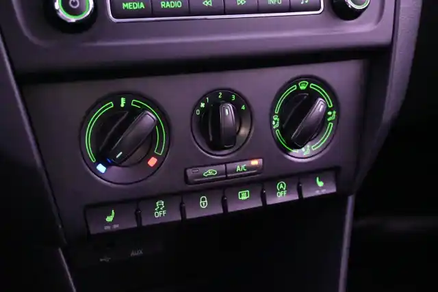 Valkoinen Viistoperä, Skoda Rapid – KMV-359