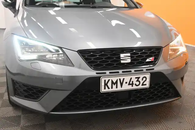 Harmaa Viistoperä, Seat Leon – KMV-432