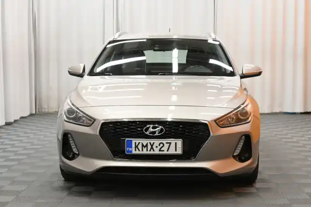 Beige Farmari, Hyundai I30 – KMX-271