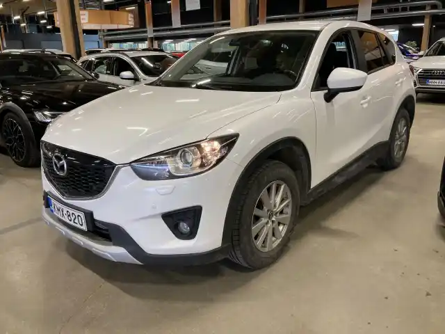 Valkoinen Maastoauto, Mazda CX-5 – KMX-820