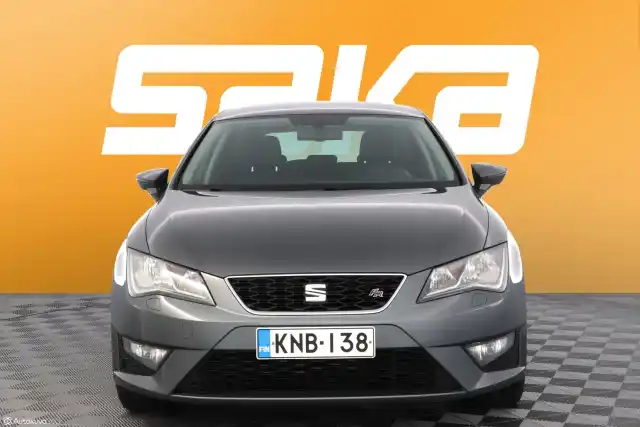 Harmaa Viistoperä, Seat Leon – KNB-138