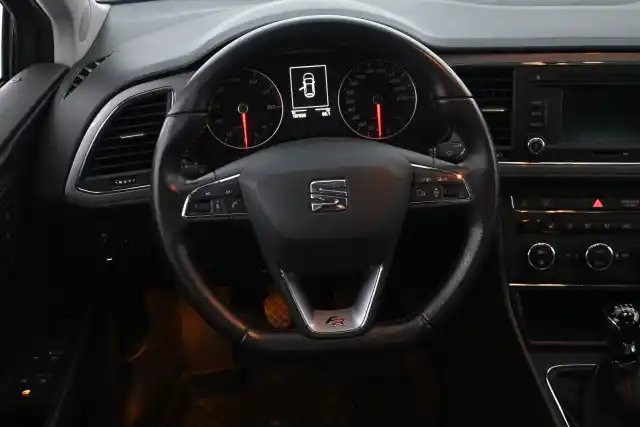 Harmaa Viistoperä, Seat Leon – KNB-138