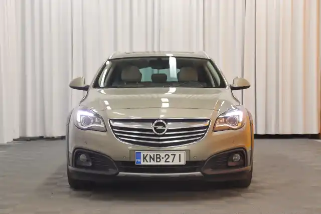 Ruskea Farmari, Opel Insignia – KNB-271