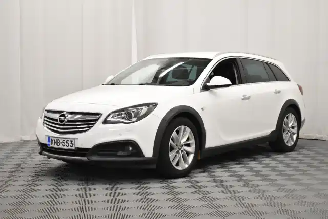 Valkoinen Farmari, Opel Insignia – KNB-553