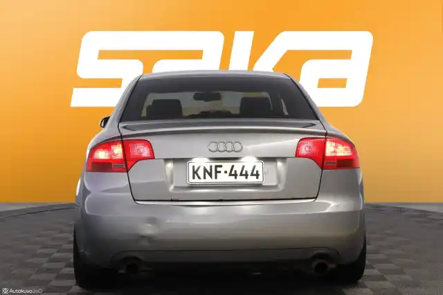 Harmaa Sedan, Audi A4 – KNF-444