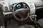 Musta Tila-auto, Toyota Corolla Verso – KNG-115, kuva 11