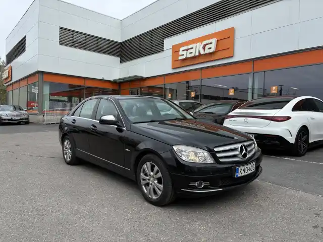 Musta Sedan, Mercedes-Benz C – KNG-402