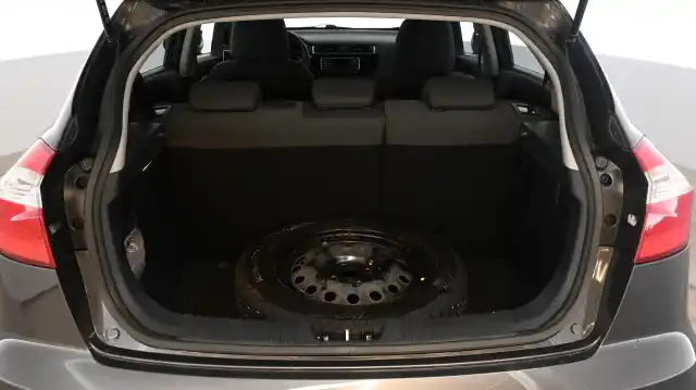 Harmaa Viistoperä, Kia Rio – KNJ-164