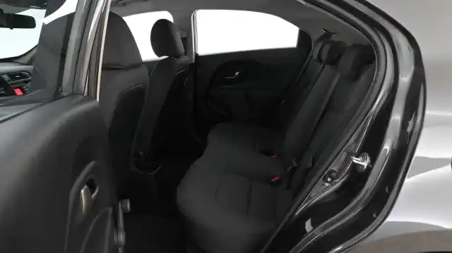 Harmaa Viistoperä, Kia Rio – KNJ-164