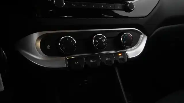 Harmaa Viistoperä, Kia Rio – KNJ-164