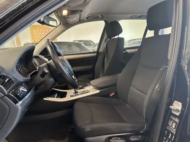 Musta Maastoauto, BMW X3 – KNK-262