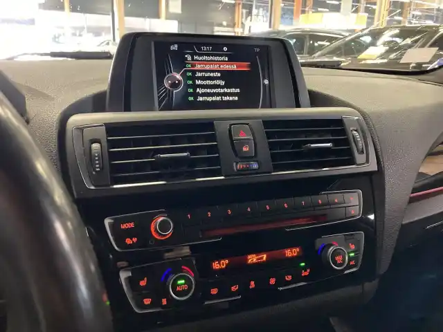 Sininen Viistoperä, BMW 118 – KNL-228