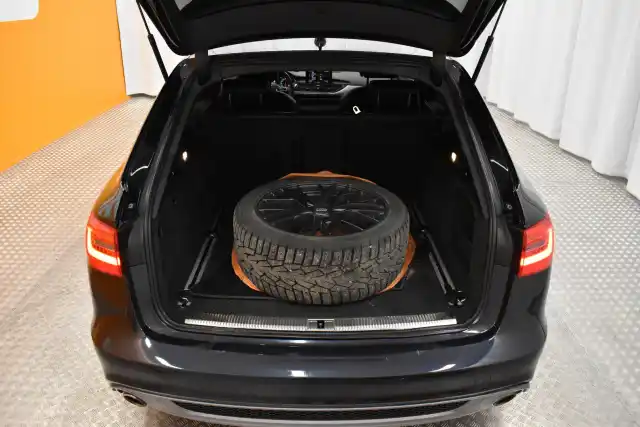 Sininen Farmari, Audi A6 – KNL-618