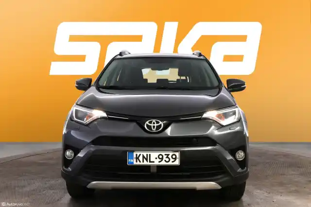 Harmaa Maastoauto, Toyota RAV4 – KNL-939