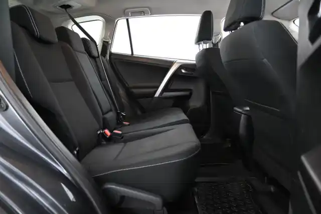Harmaa Maastoauto, Toyota RAV4 – KNL-939