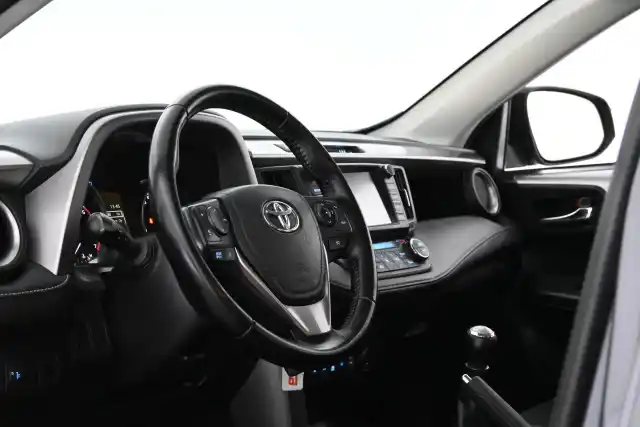Harmaa Maastoauto, Toyota RAV4 – KNL-939