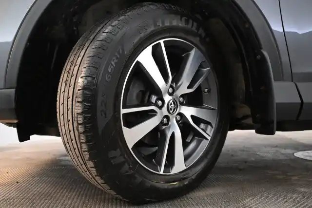 Harmaa Maastoauto, Toyota RAV4 – KNL-939