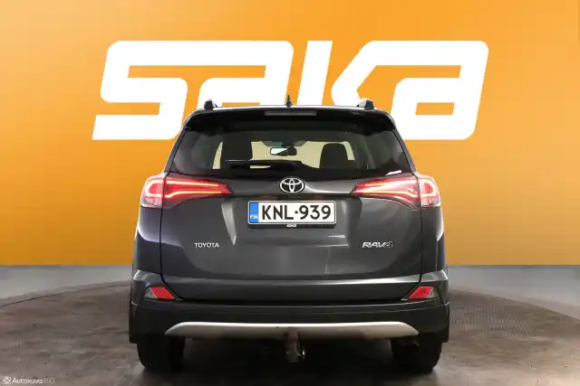 Harmaa Maastoauto, Toyota RAV4 – KNL-939