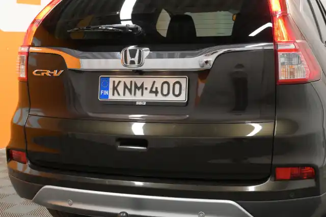 Ruskea Maastoauto, Honda CR-V – KNM-400