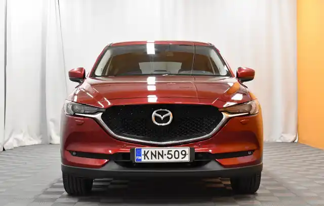 Punainen Maastoauto, Mazda CX-5 – KNN-509