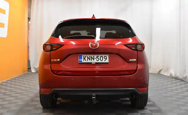 Punainen Maastoauto, Mazda CX-5 – KNN-509