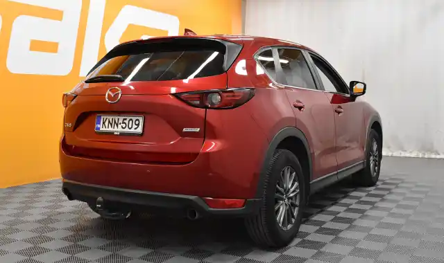 Punainen Maastoauto, Mazda CX-5 – KNN-509