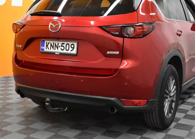 Punainen Maastoauto, Mazda CX-5 – KNN-509