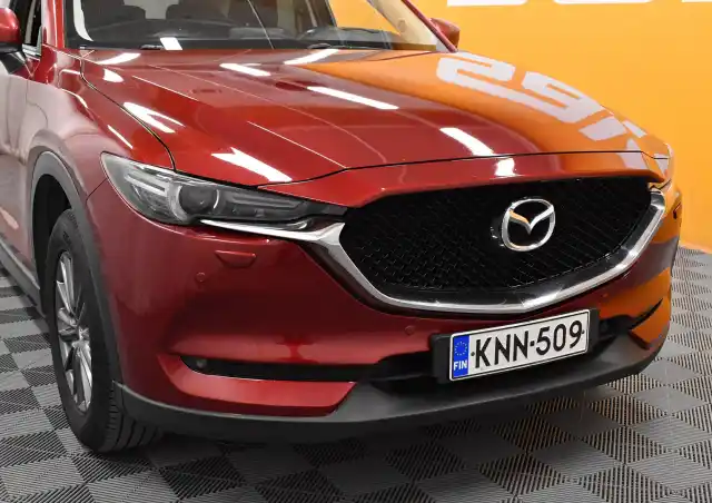 Punainen Maastoauto, Mazda CX-5 – KNN-509