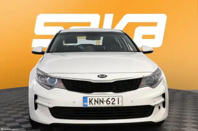 Valkoinen Sedan, Kia Optima – KNN-621