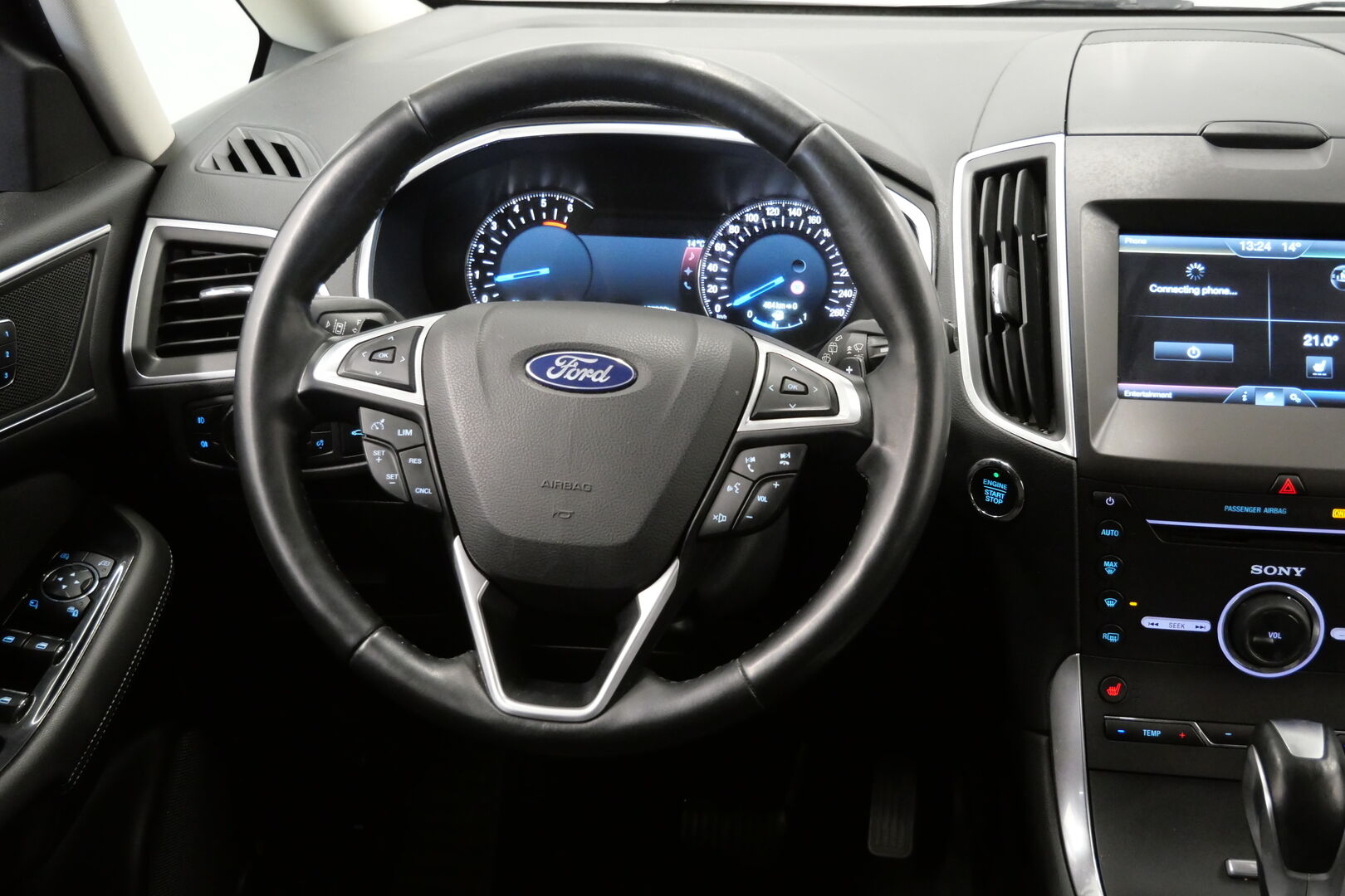 Harmaa Tila-auto, Ford Galaxy – KNO-377