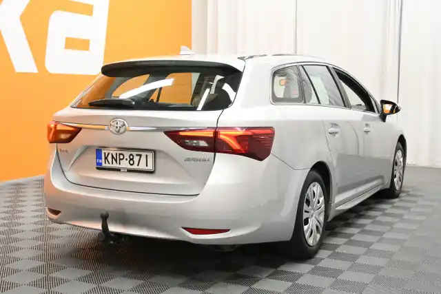 Hopea Farmari, Toyota Avensis – KNP-871